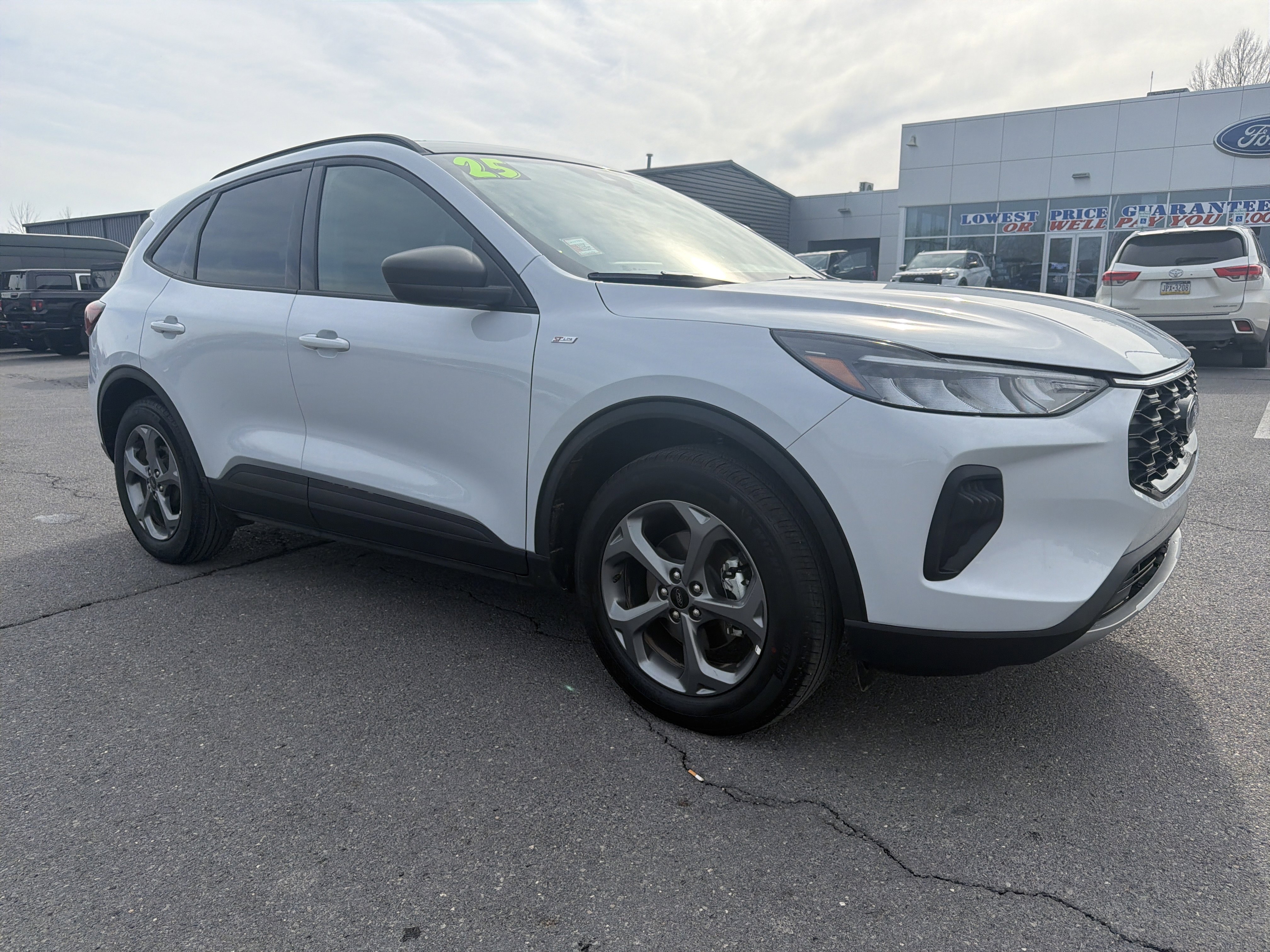 Used 2025 Ford Escape ST-Line w/ Tech Pack #1 image 1