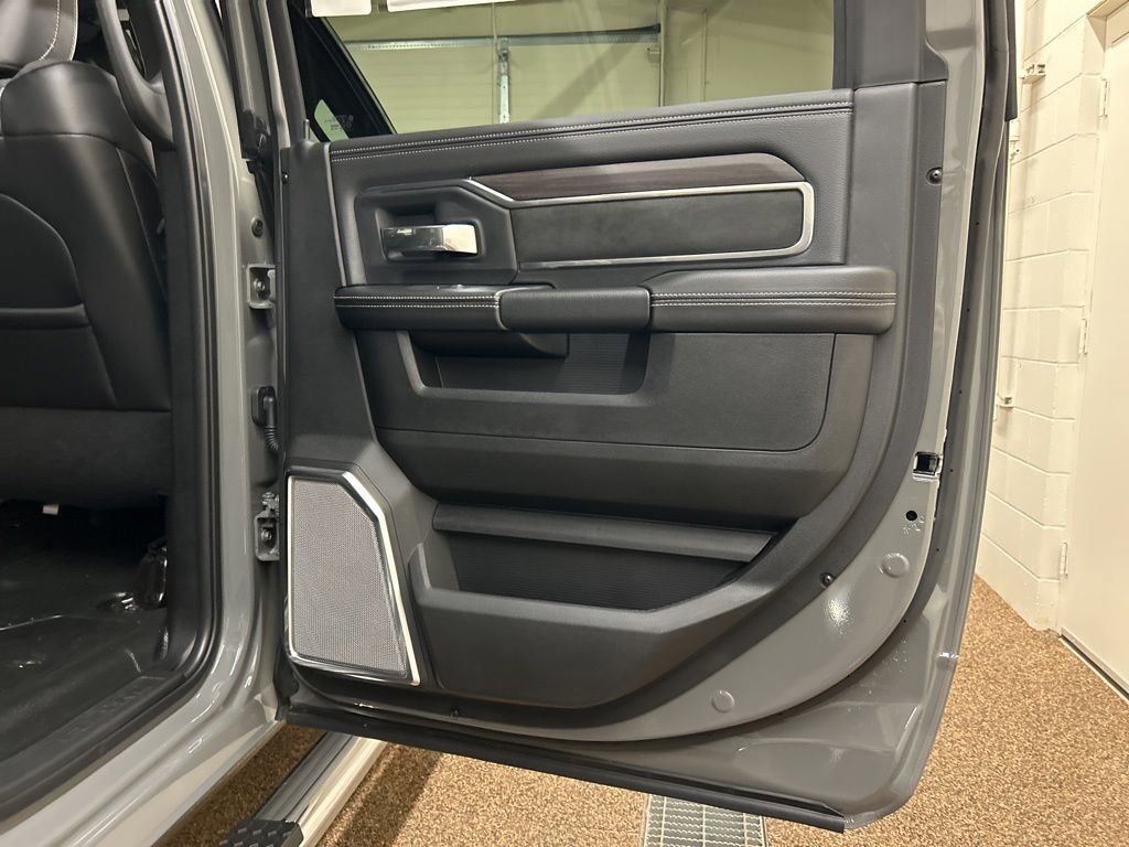 New 2026 RAM 4500 4x4 Crew Cab DRW w/ Laramie Trim Package image 15