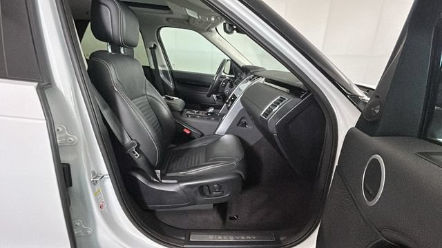 Used 2024 Land Rover Discovery S AWD/4WD image 30