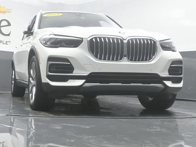 Used 2023 BMW X5 xDrive40i w/ Premium Package AWD/4WD image 3