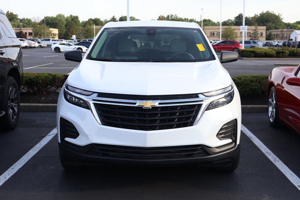 Used 2024 Chevrolet Equinox LS w/ LS Convenience Package FWD image 2