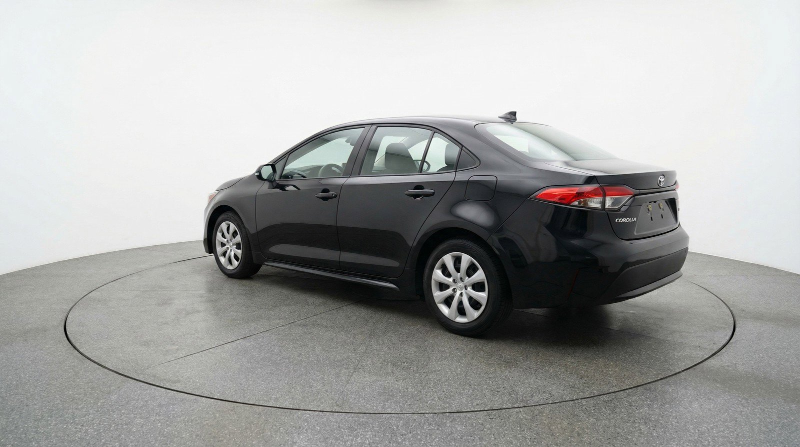 Used 2025 Toyota Corolla LE image 6