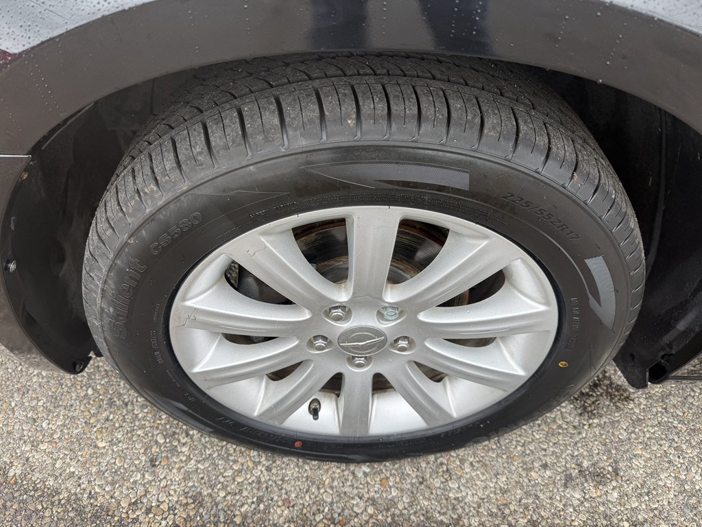 Used 2013 Chrysler 200 Limited FWD image 10