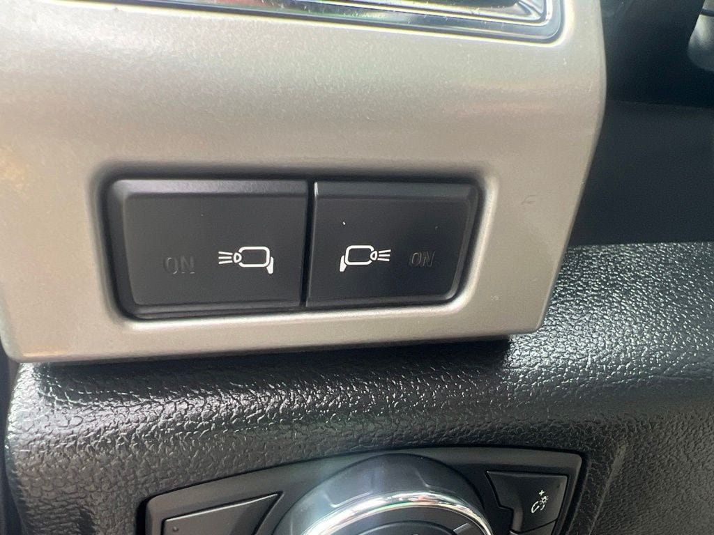 Used 2019 Ford F150 Lariat w/ Equipment Group 502A Luxury AWD/4WD image 22