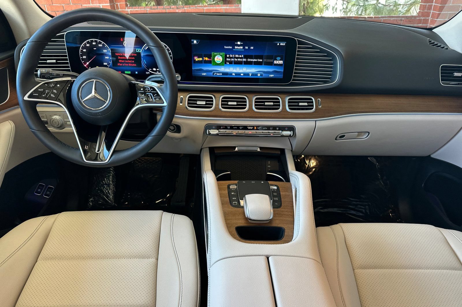 Certified 2025 Mercedes-Benz GLE 450e 4MATIC w/ Winter Package image 17