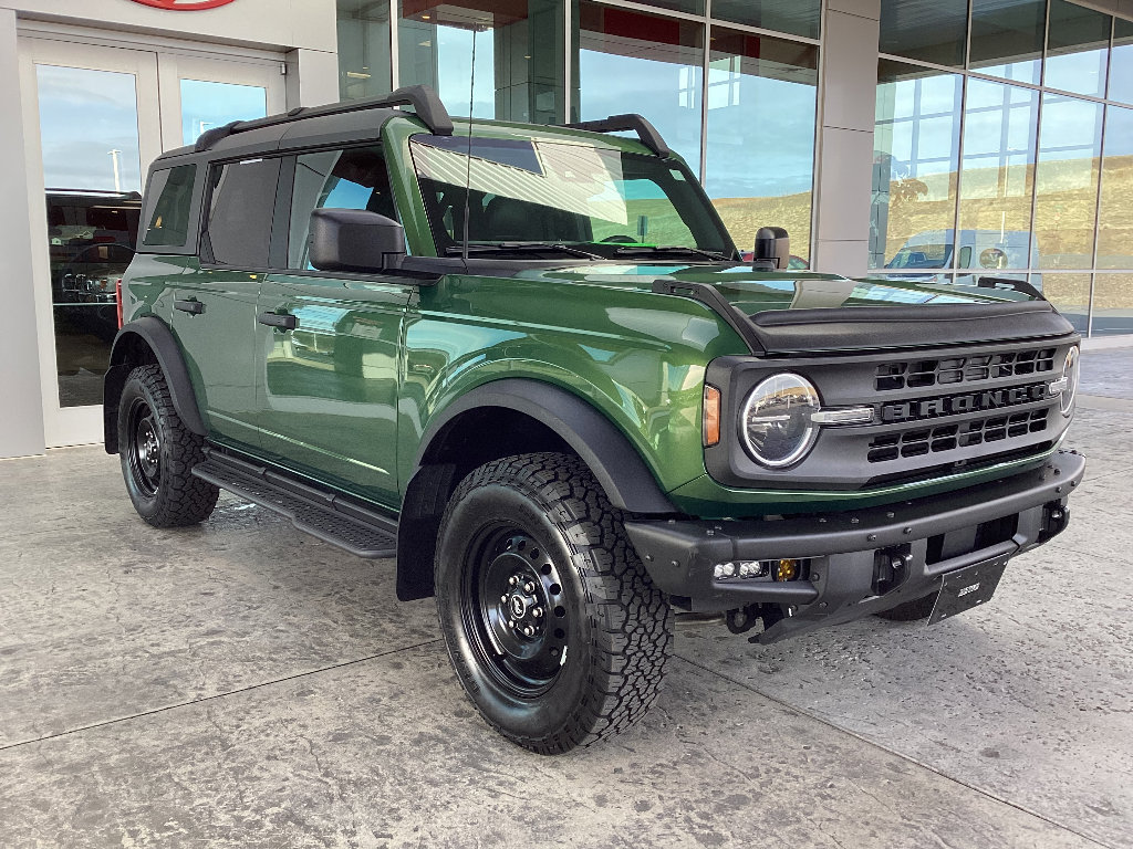 Used 2022 Ford Bronco Black Diamond image 2