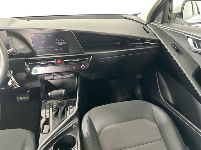 Used 2023 Kia Niro LX image 24