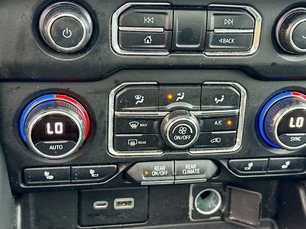 Used 2021 Chevrolet Tahoe RST w/ Luxury Package image 15