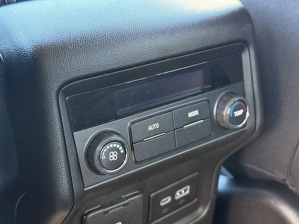 Used 2023 GMC Acadia SLE w/ Driver Convenience Package image 26