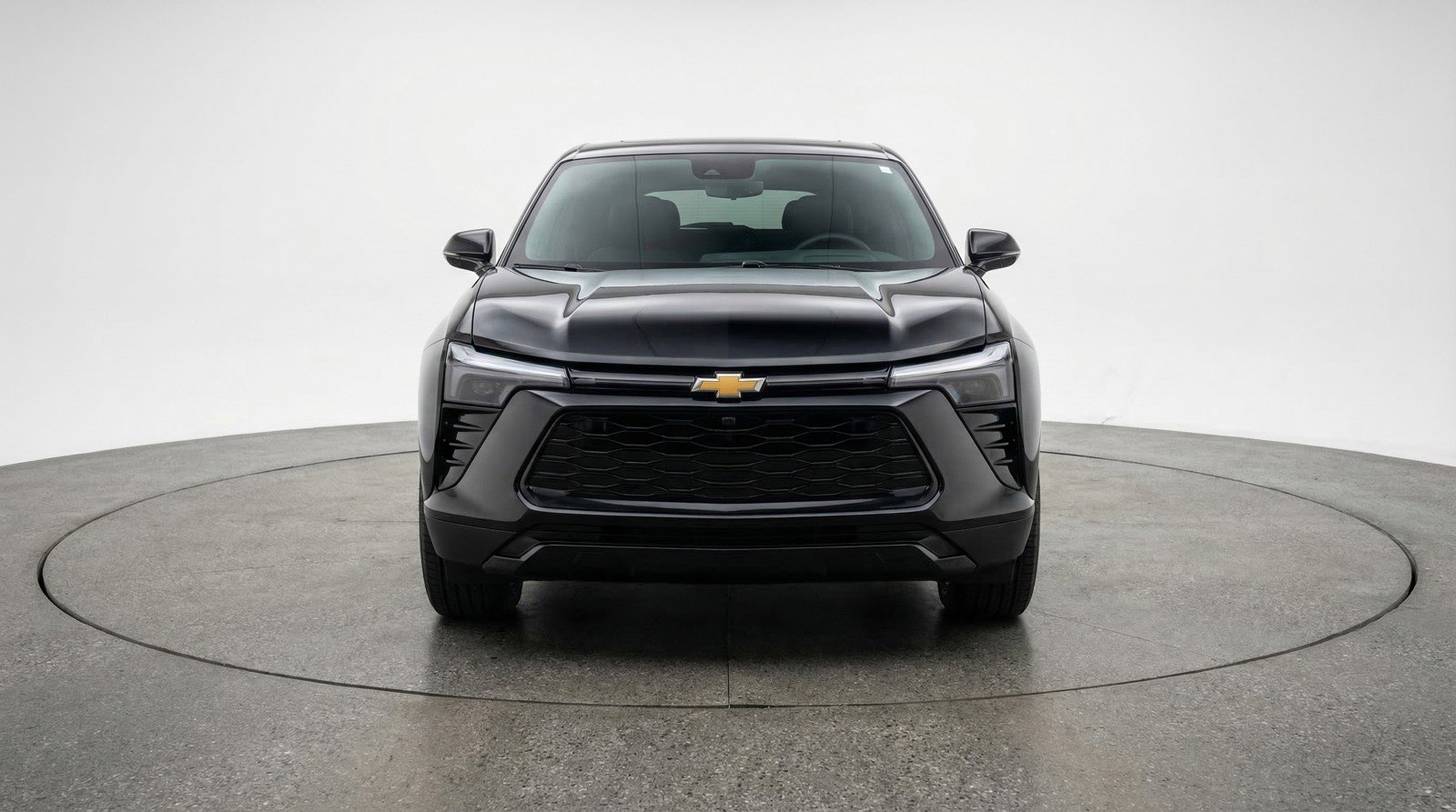 Used 2025 Chevrolet Blazer LT FWD image 2