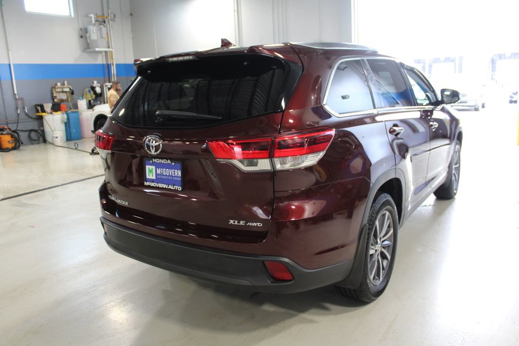 Used 2019 Toyota Highlander XLE image 42