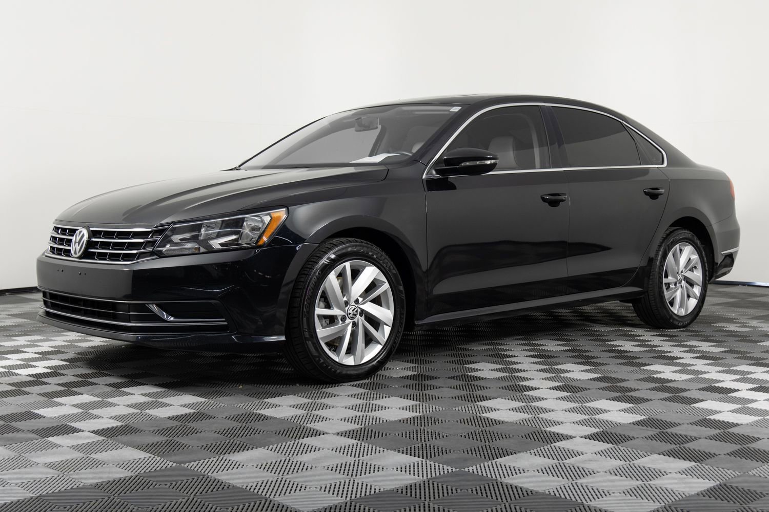 Used 2018 Volkswagen Passat 2.0T SE