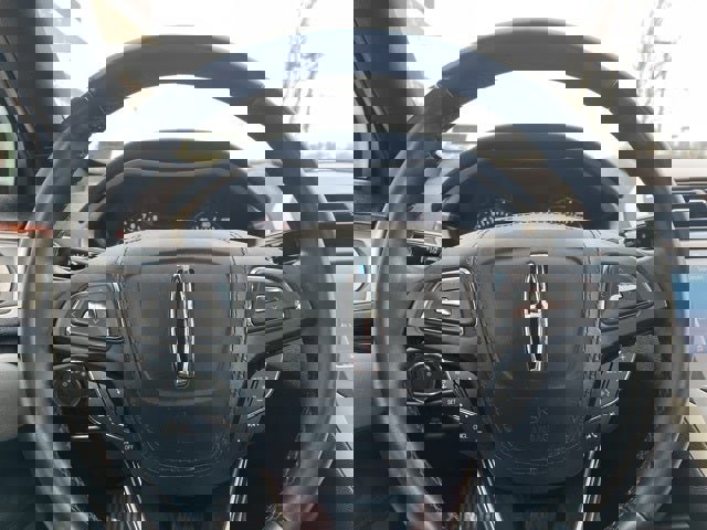 Used 2020 Lincoln MKZ Reserve w/ Luxury Package image 27