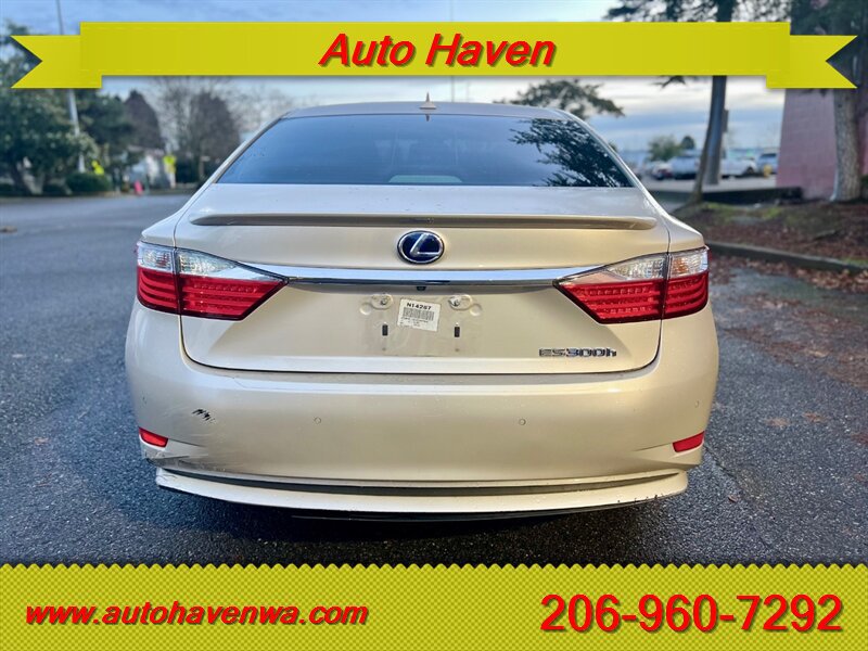 Used 2014 Lexus ES 300h w/ Luxury Package w/Bamboo Trim FWD image 6