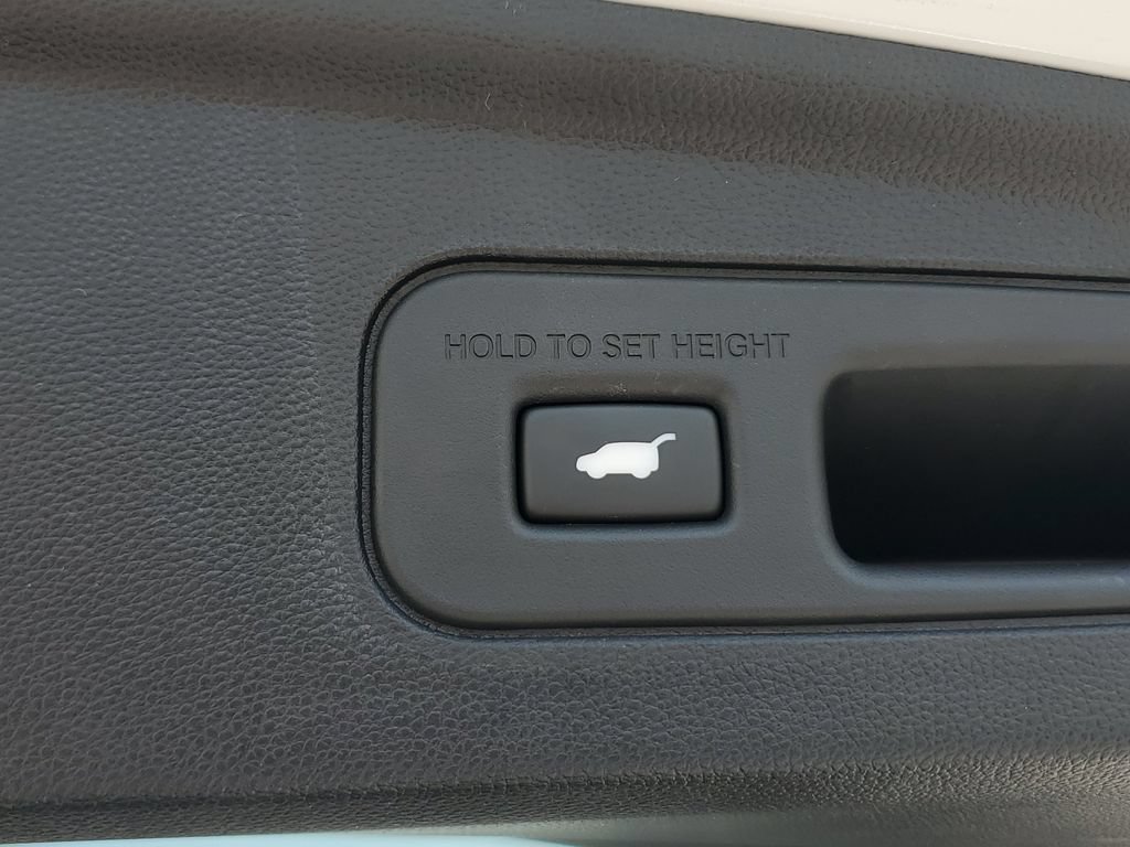 Certified 2026 Acura MDX w/ Technology Package FWD image 10