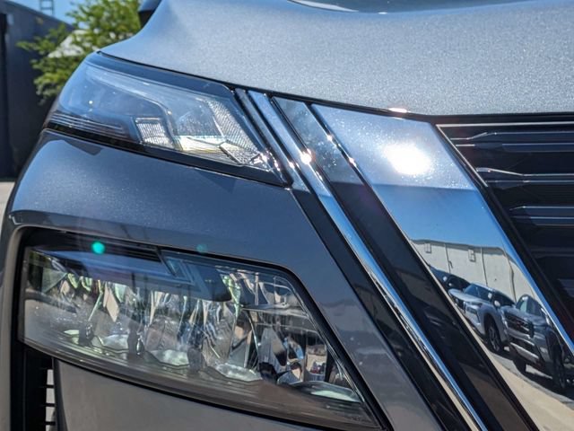 Used 2023 Nissan Rogue S AWD/4WD image 11