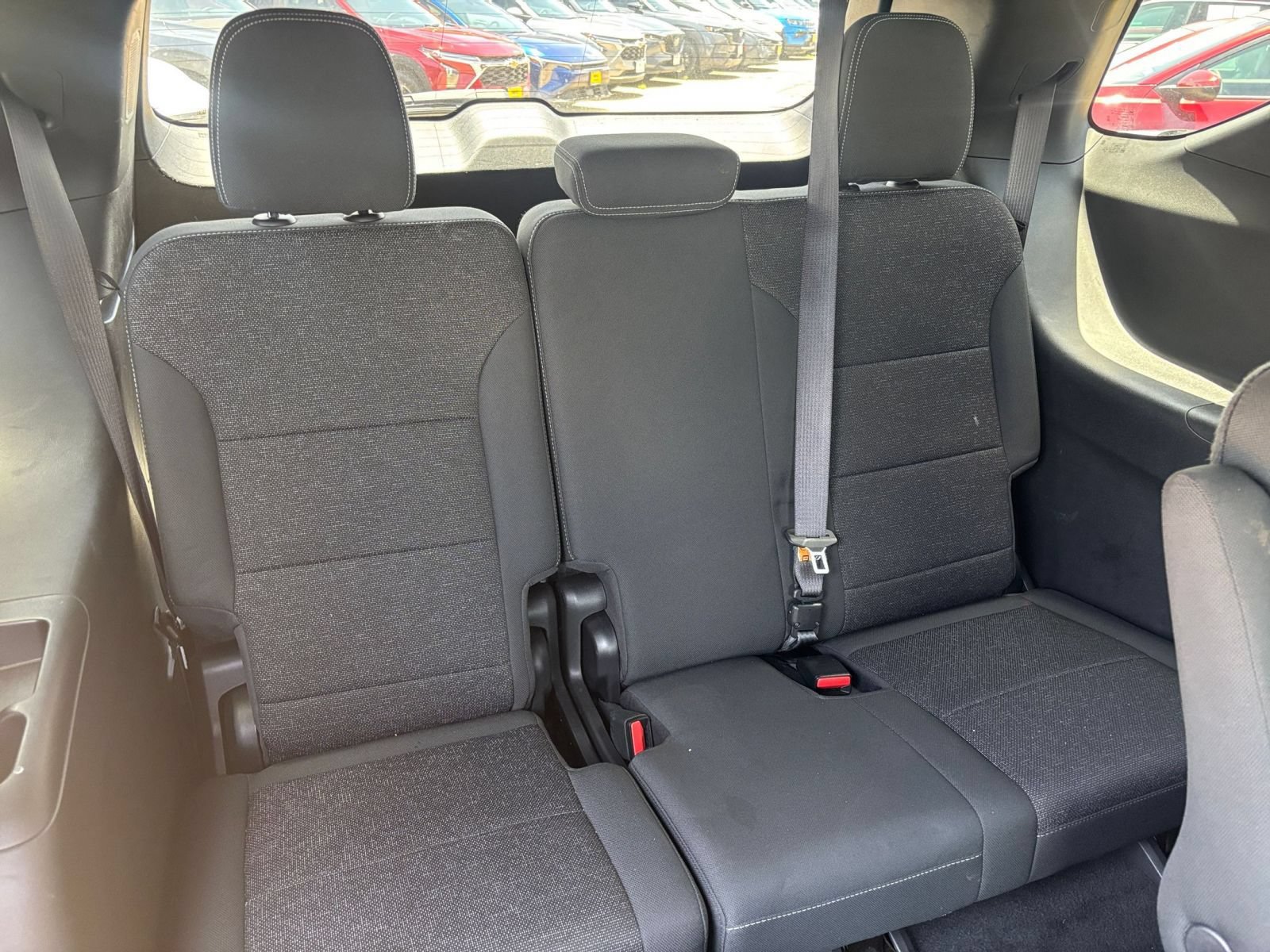 Used 2025 Chevrolet Traverse LT FWD image 32