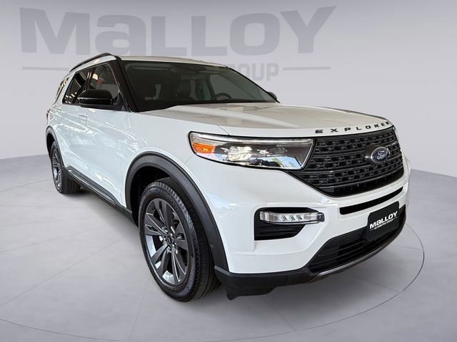 Used 2022 Ford Explorer XLT w/ Equipment Group 202A AWD/4WD image 7
