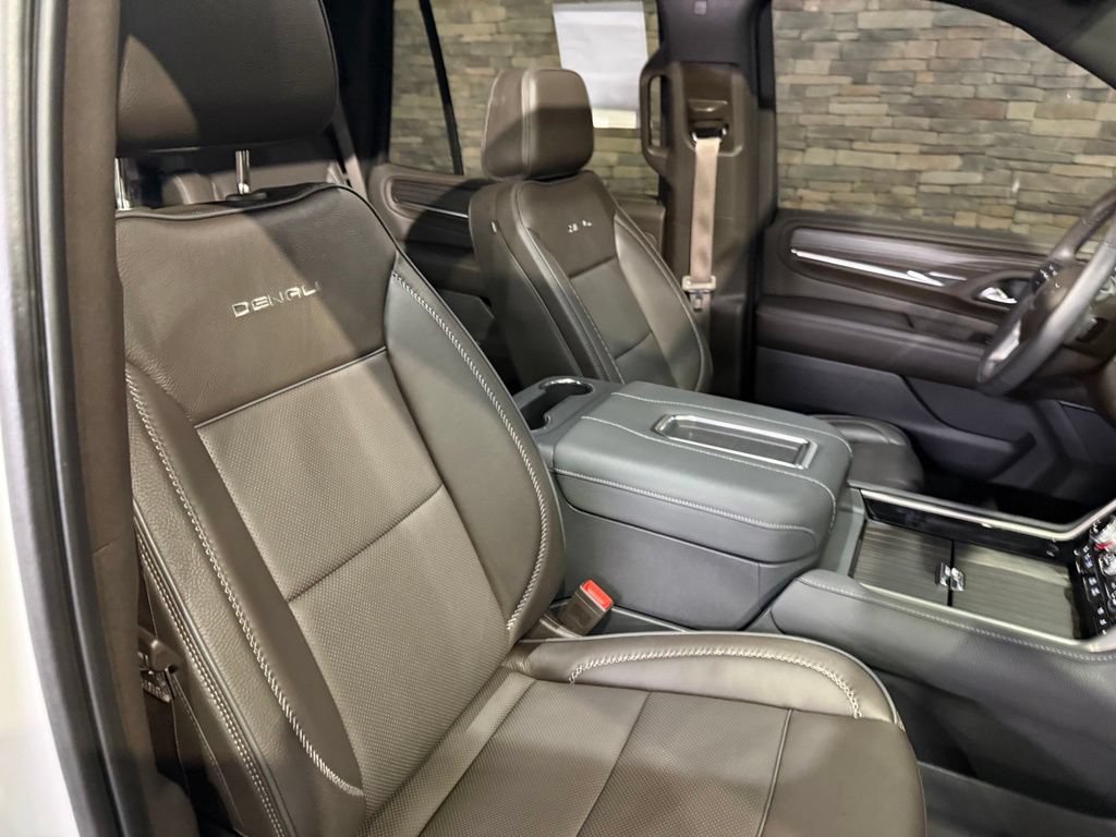 Used 2024 GMC Yukon Denali w/ Max Trailering Package AWD/4WD image 32