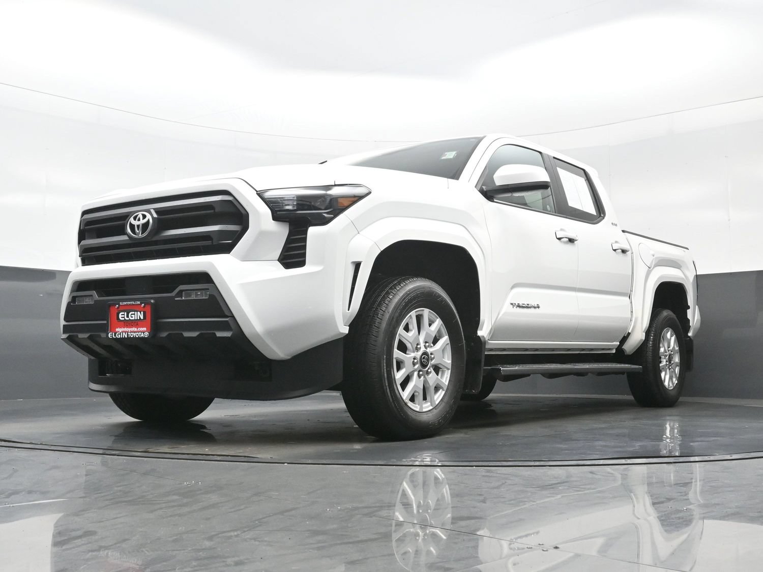 Used 2025 Toyota Tacoma SR5 AWD/4WD image 28