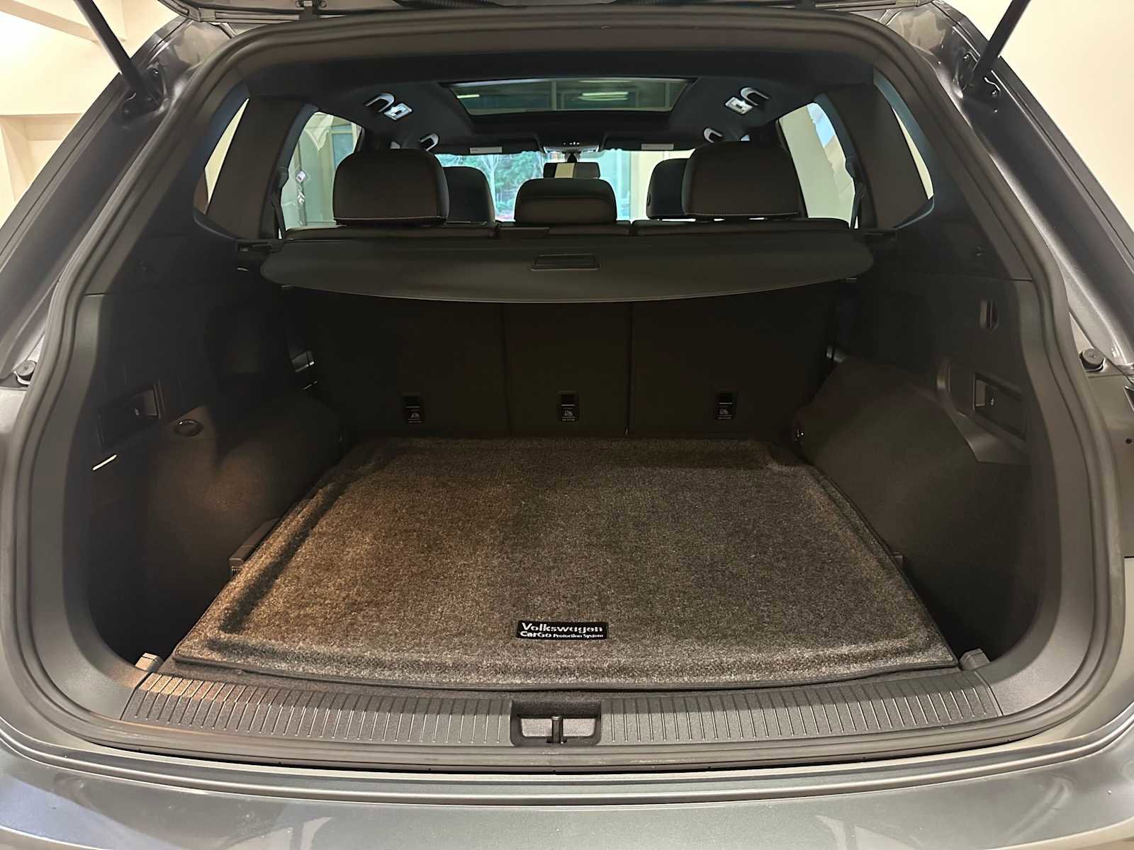 Used 2021 Volkswagen Tiguan SE R-Line image 30