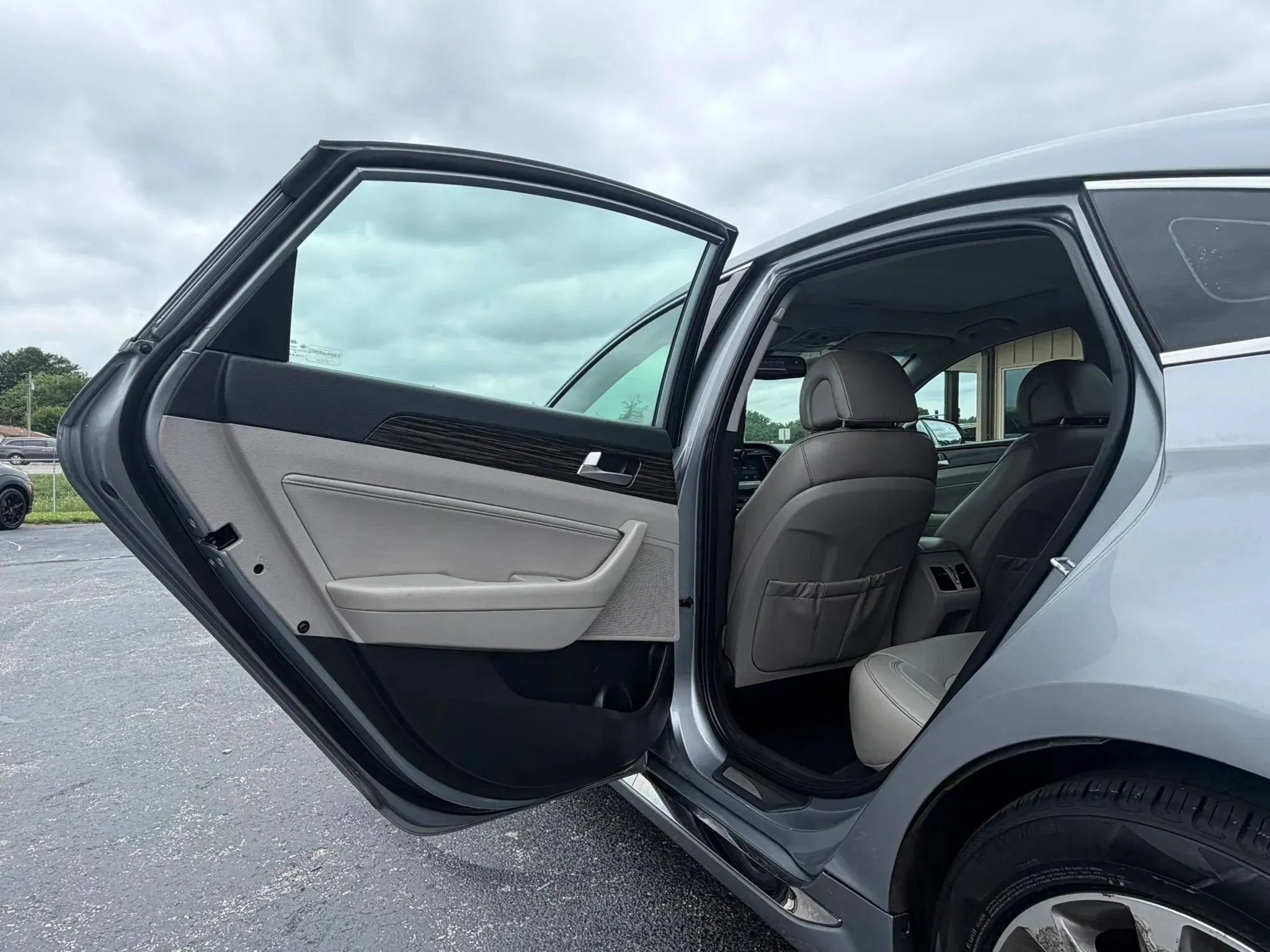 Used 2017 Hyundai Sonata Limited FWD image 18