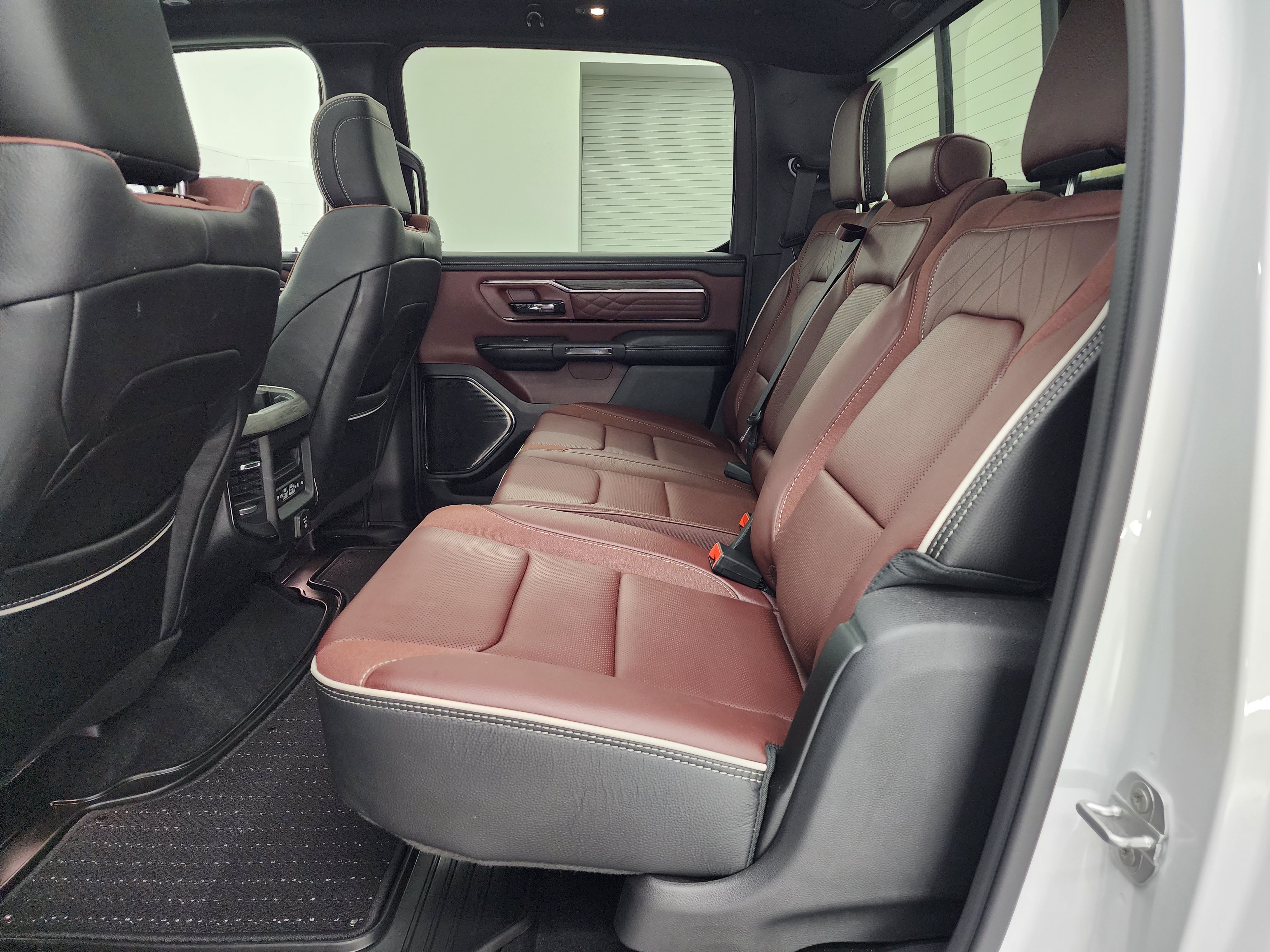 Used 2025 RAM 1500 Limited AWD/4WD image 46