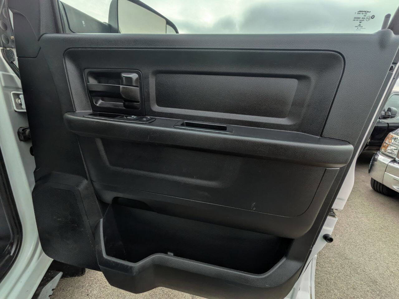 Used 2016 RAM 2500 Tradesman w/ Chrome Appearance Group image 19