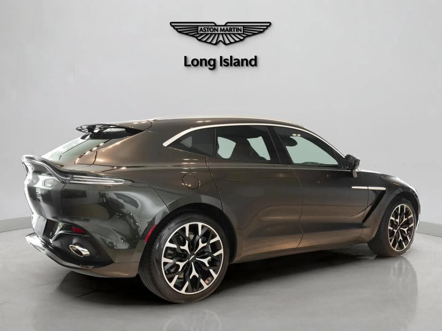 Used 2024 Aston Martin DBX AWD/4WD image 6