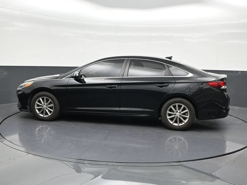 Used 2018 Hyundai Sonata SE FWD image 2