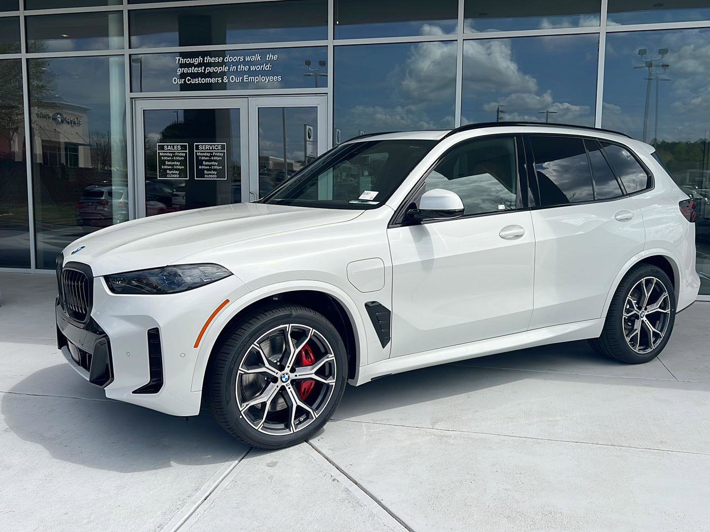 New 2026 BMW X5 xDrive50e w/ M Sport Package image 1