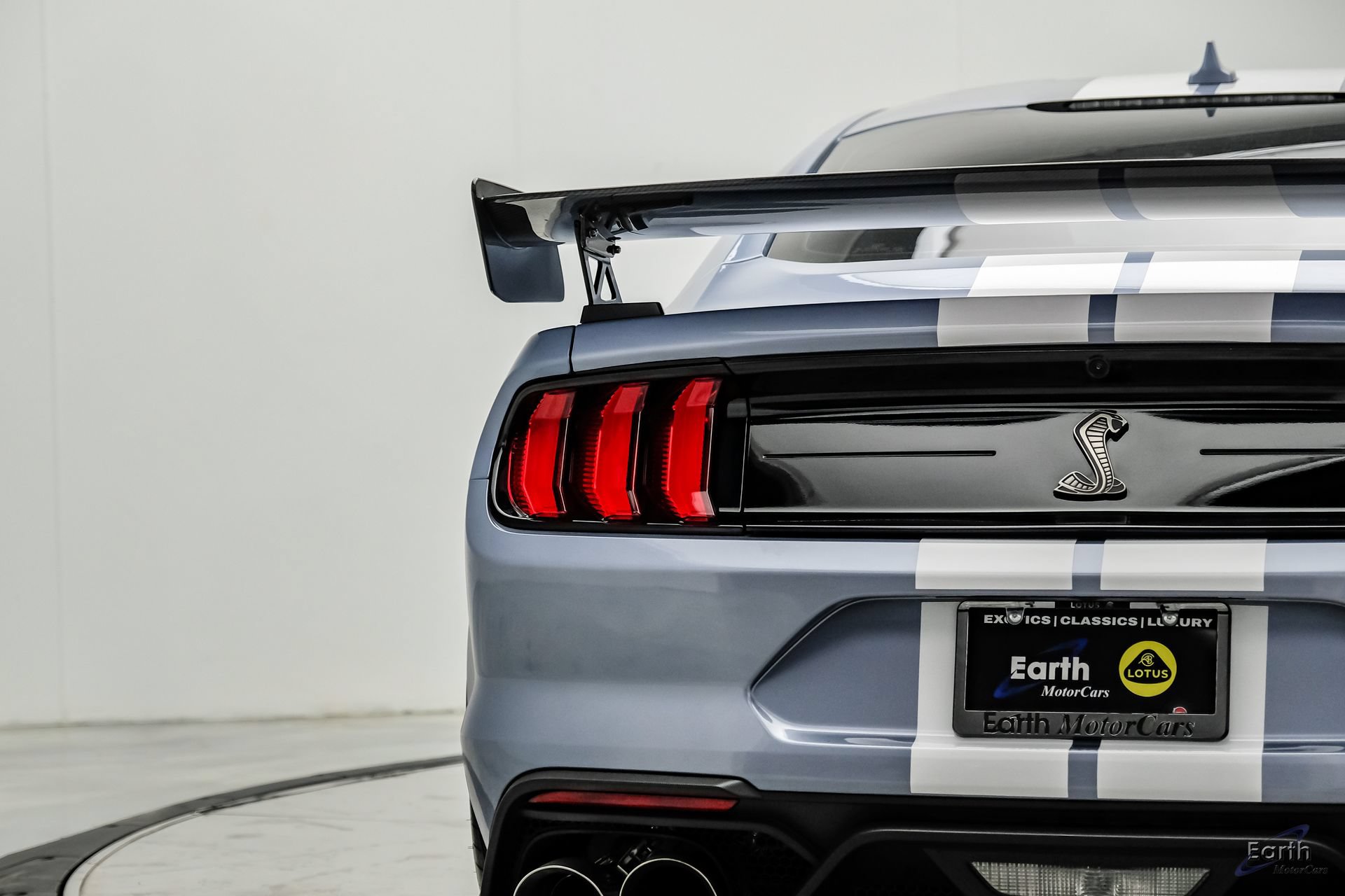 Used 2022 Ford Mustang Shelby GT500 w/ Technology Package RWD image 17