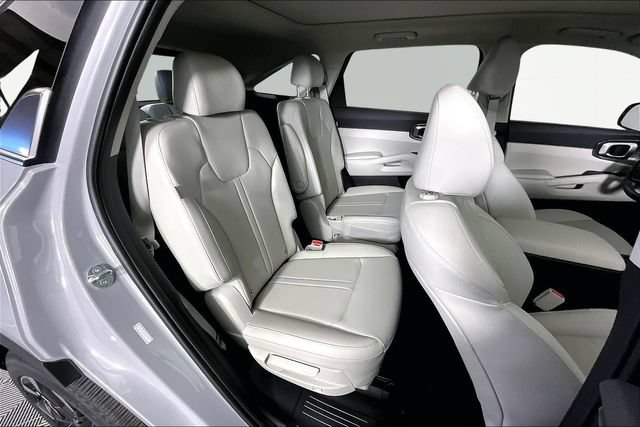 Used 2026 Kia Sorento EX w/ EX Premium Package FWD image 11