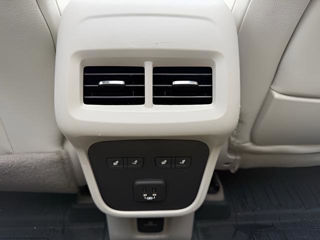 Used 2020 GMC Terrain Denali w/ Denali Premium Package FWD image 32