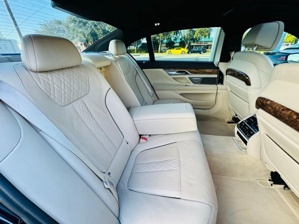 Used 2017 BMW 740i image 15