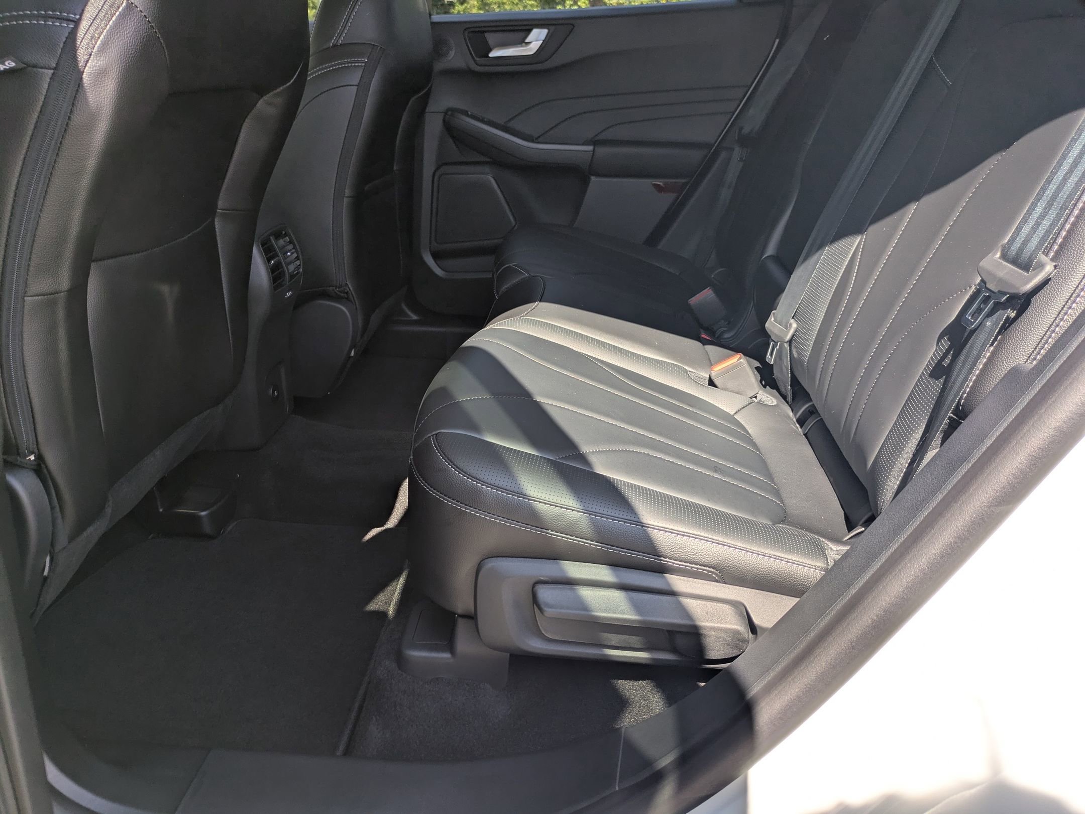 New 2025 Ford Escape SE w/ PHEV Premium Package image 29