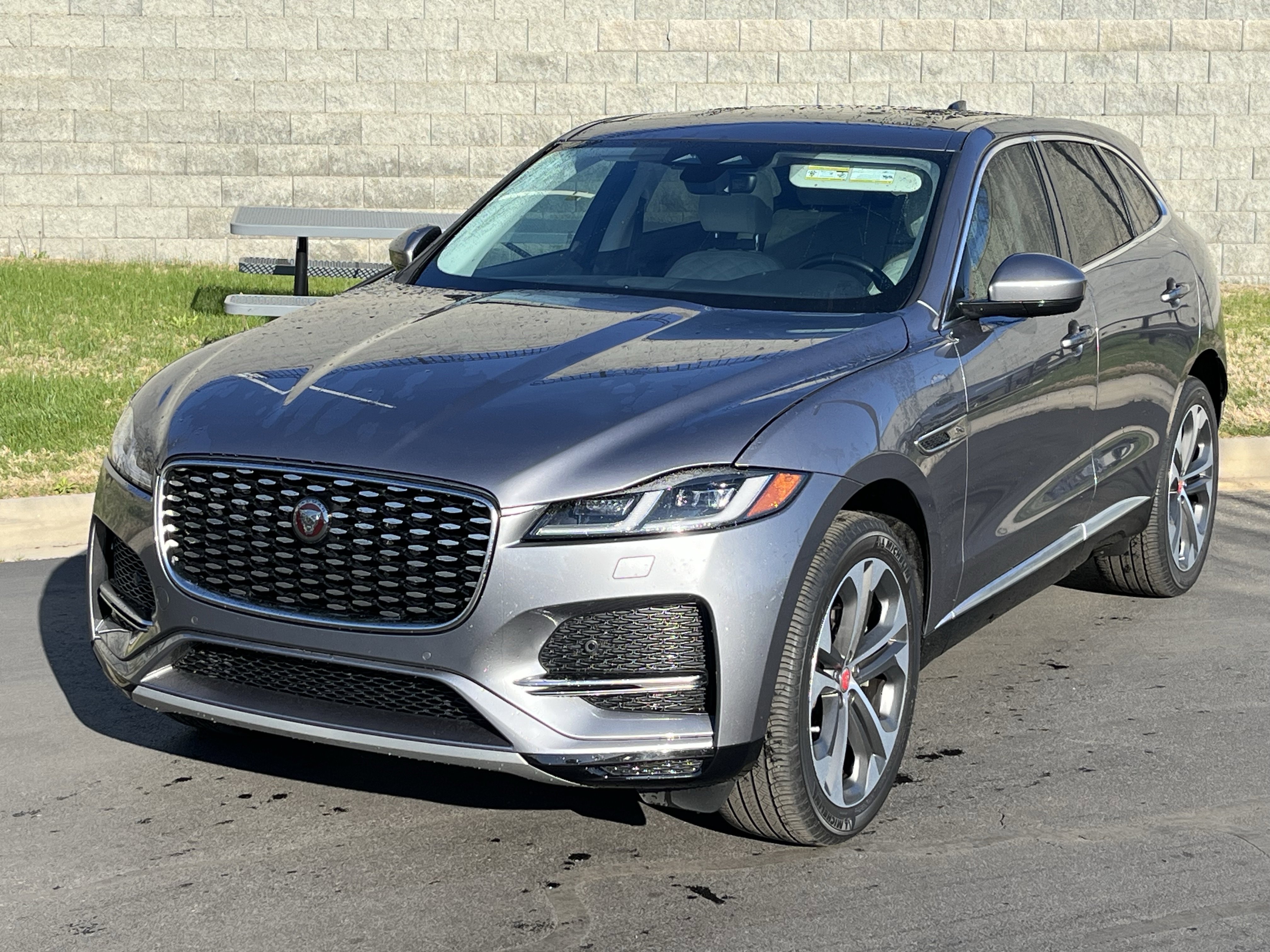 Certified 2023 Jaguar F-PACE S image 1