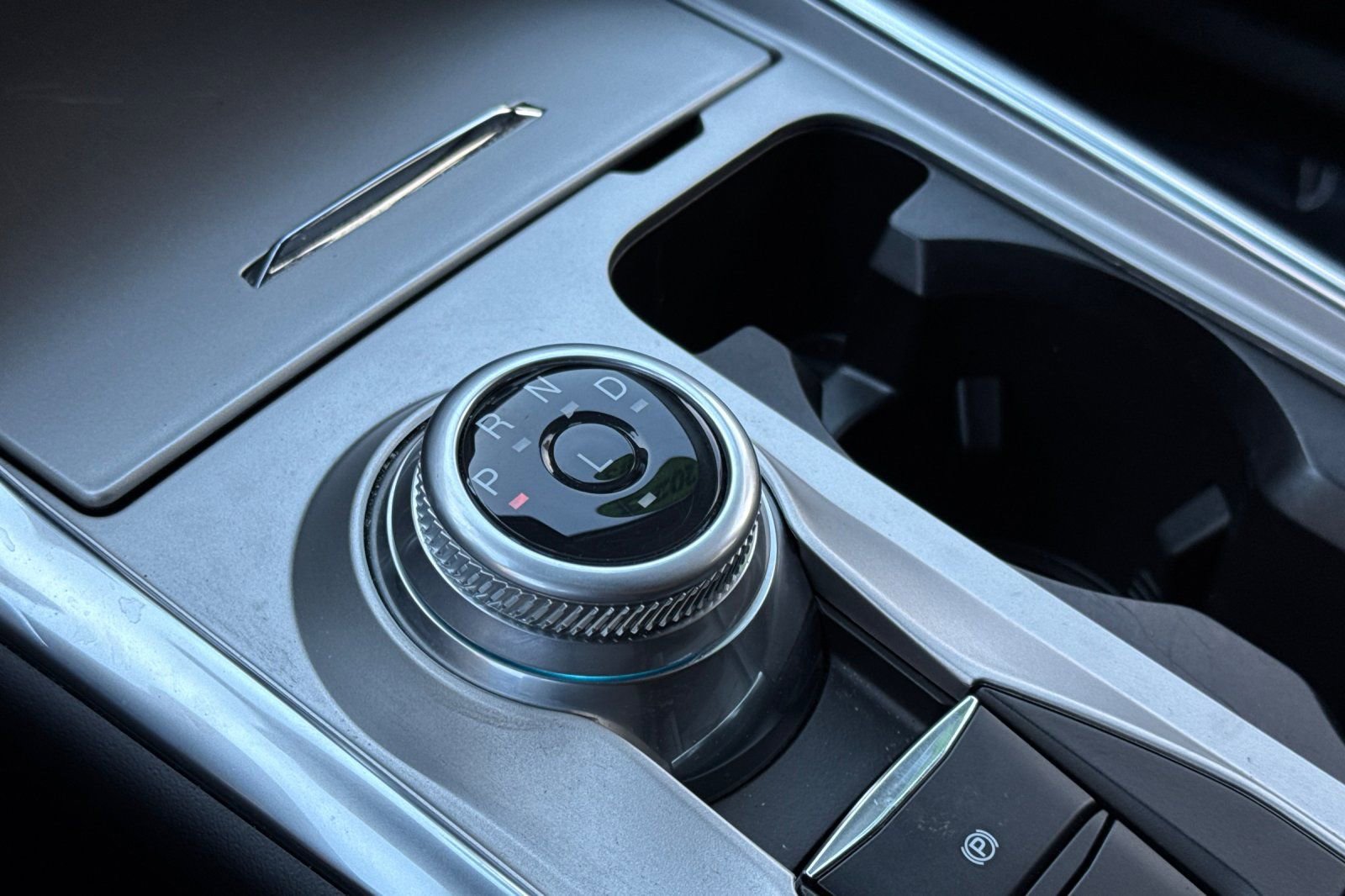 Used 2023 Ford Explorer XLT w/ Equipment Group 202A image 23