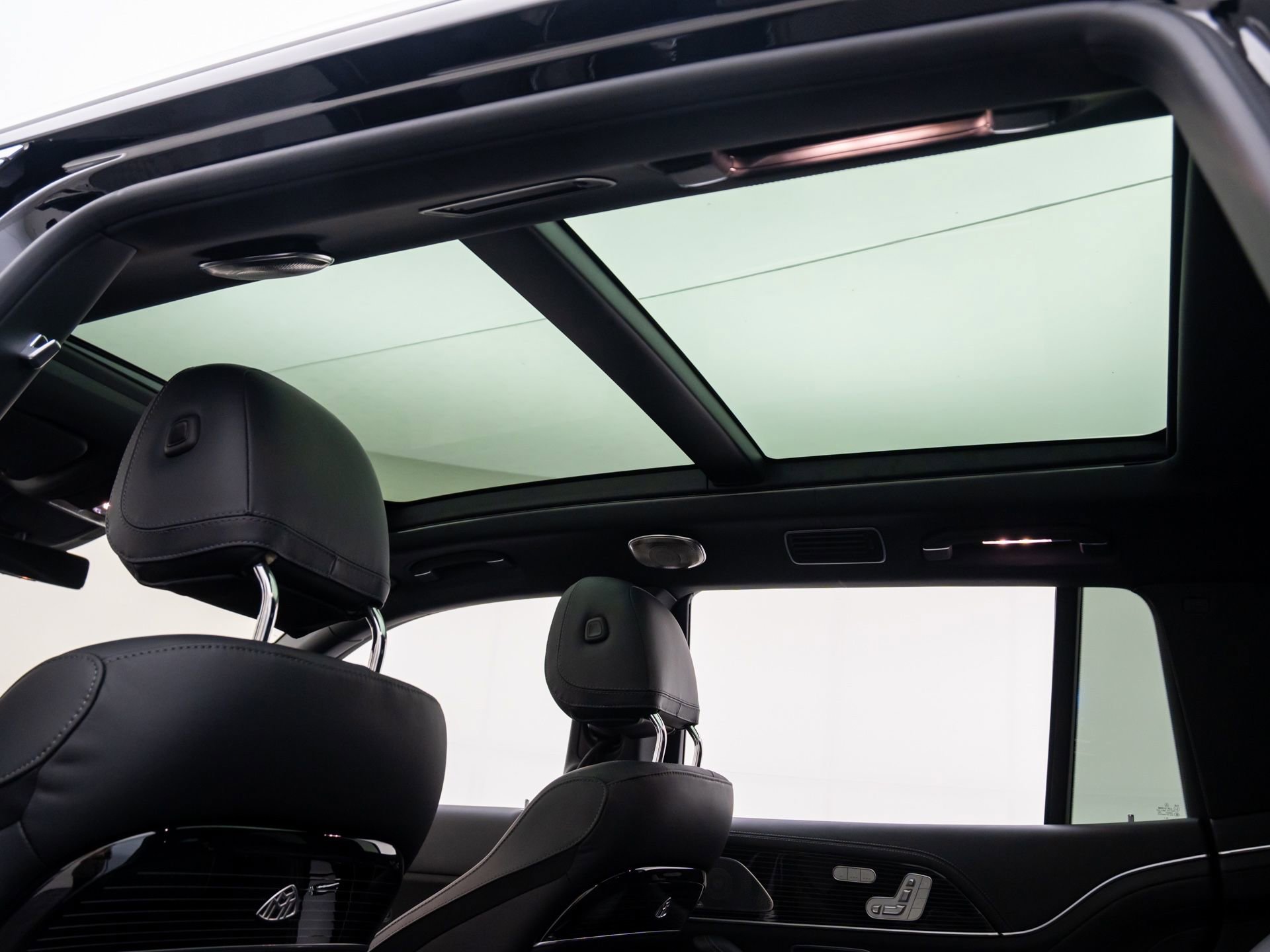 Certified 2021 Mercedes-Benz Maybach GLS 600 4MATIC image 17