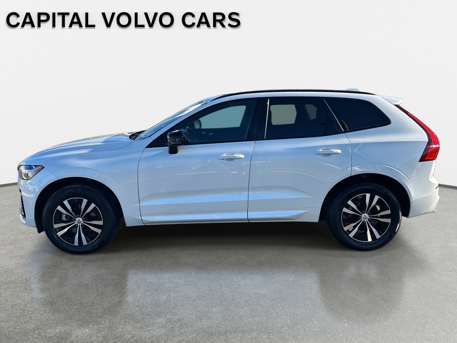 Certified 2025 Volvo XC60 B5 Core image 8