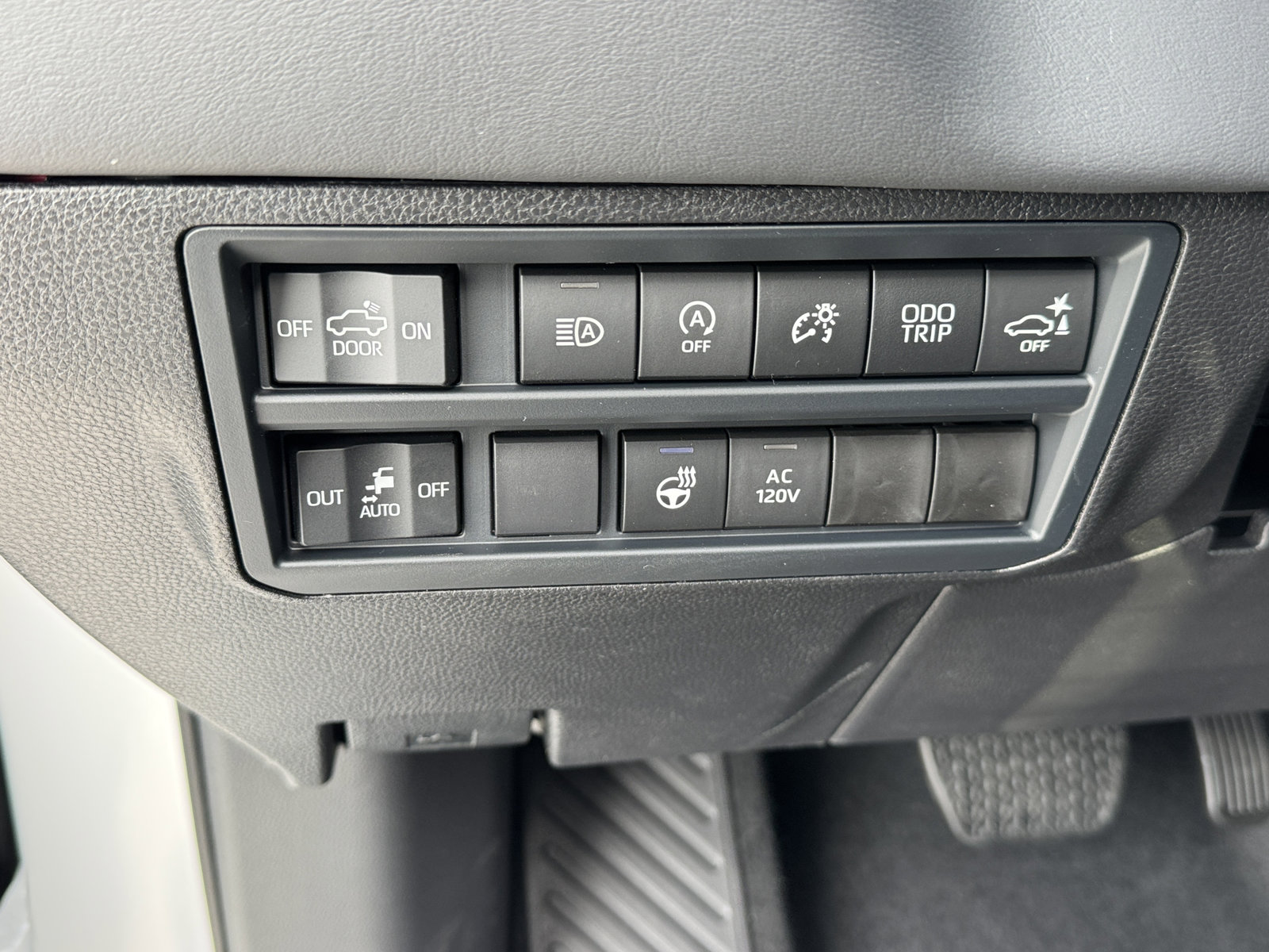 New 2026 Toyota Tundra Platinum AWD/4WD image 17