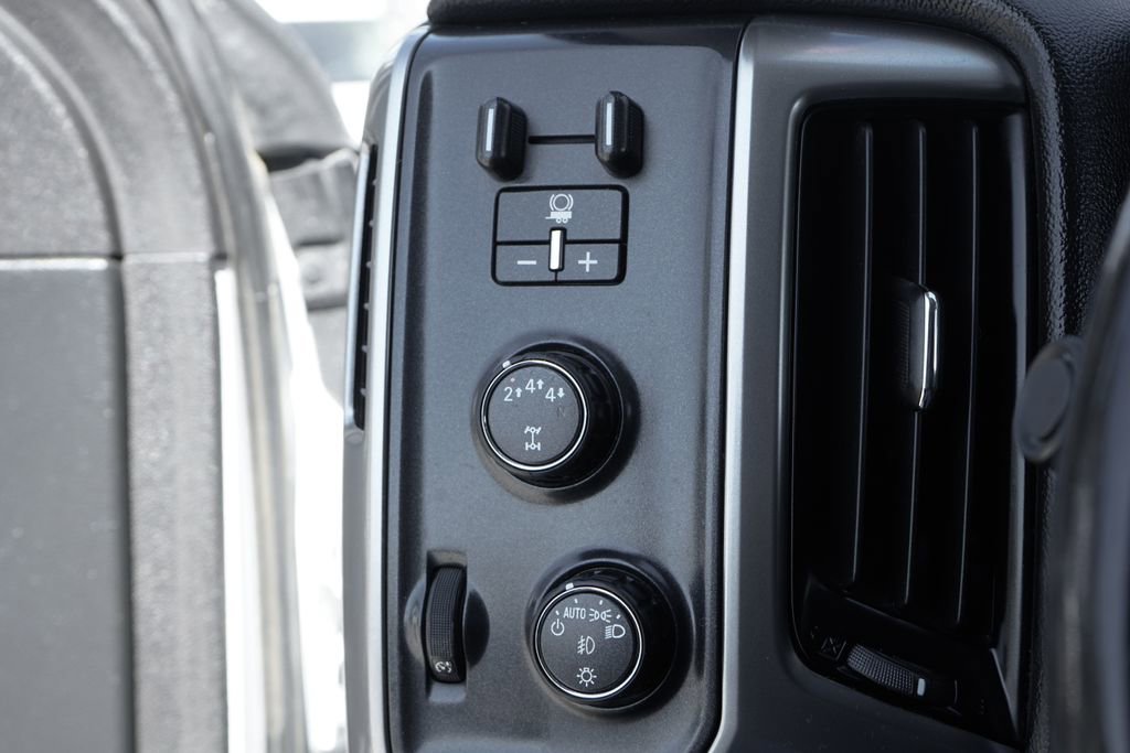 Used 2018 Chevrolet Silverado 2500 LT w/ Custom Sport Edition image 21