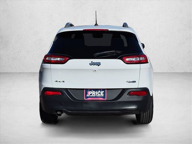 Used 2016 Jeep Cherokee Latitude w/ Cold Weather Group AWD/4WD image 7