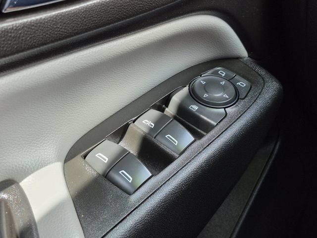 Used 2022 Chevrolet Equinox LS w/ LS Convenience Package FWD image 9