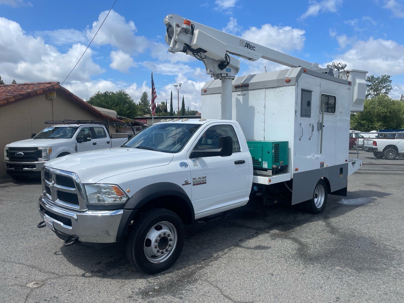 Used 2016 RAM 5500 Tradesman w/ Ambulance Prep Group RWD image 1