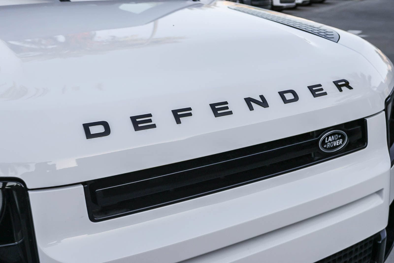 New 2026 Land Rover Defender 130 X-Dynamic SE AWD/4WD image 16