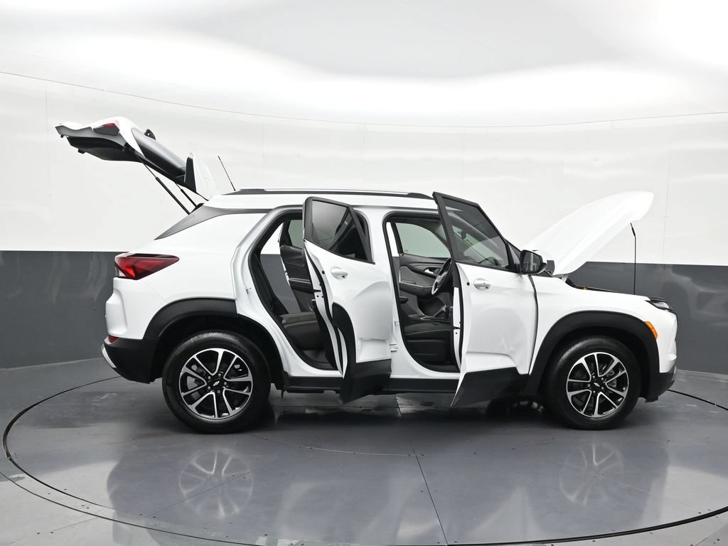 Used 2025 Chevrolet TrailBlazer LT FWD image 34