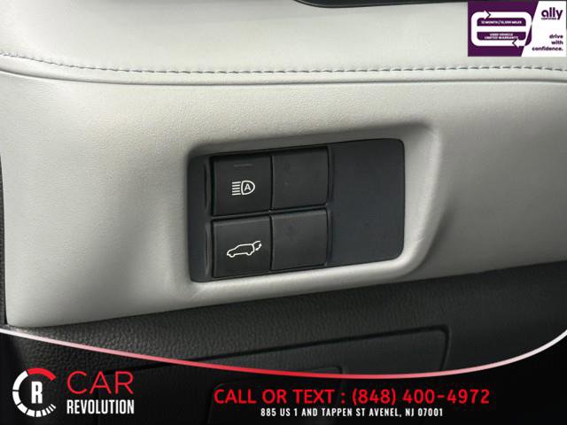 Used 2021 Toyota Highlander XLE image 41