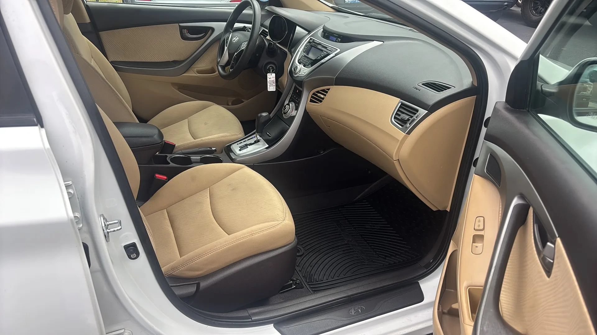 Used 2012 Hyundai Elantra GLS w/ Preferred Pkg 3 FWD image 27