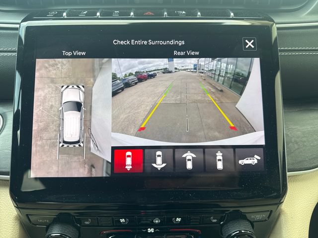 Used 2023 Jeep Grand Cherokee Limited w/ Luxury Tech Group II AWD/4WD image 19